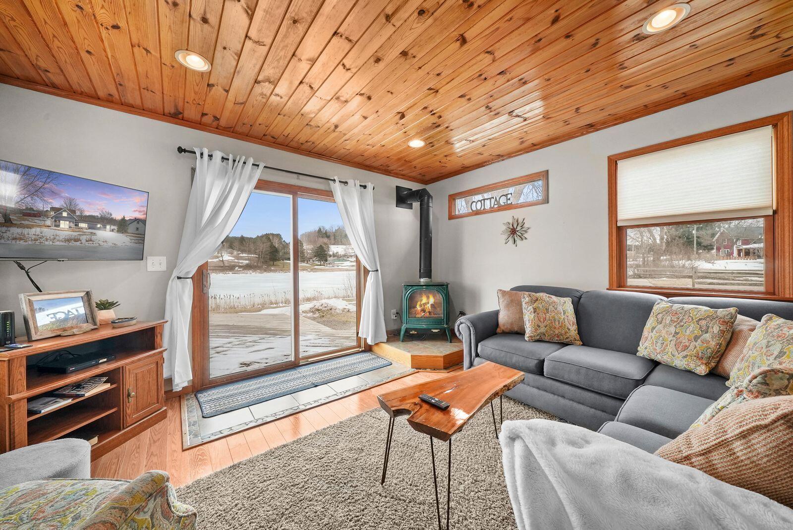 9351 East 50 Road Cadillac, MI 49601 - Photo 2 of 43 05