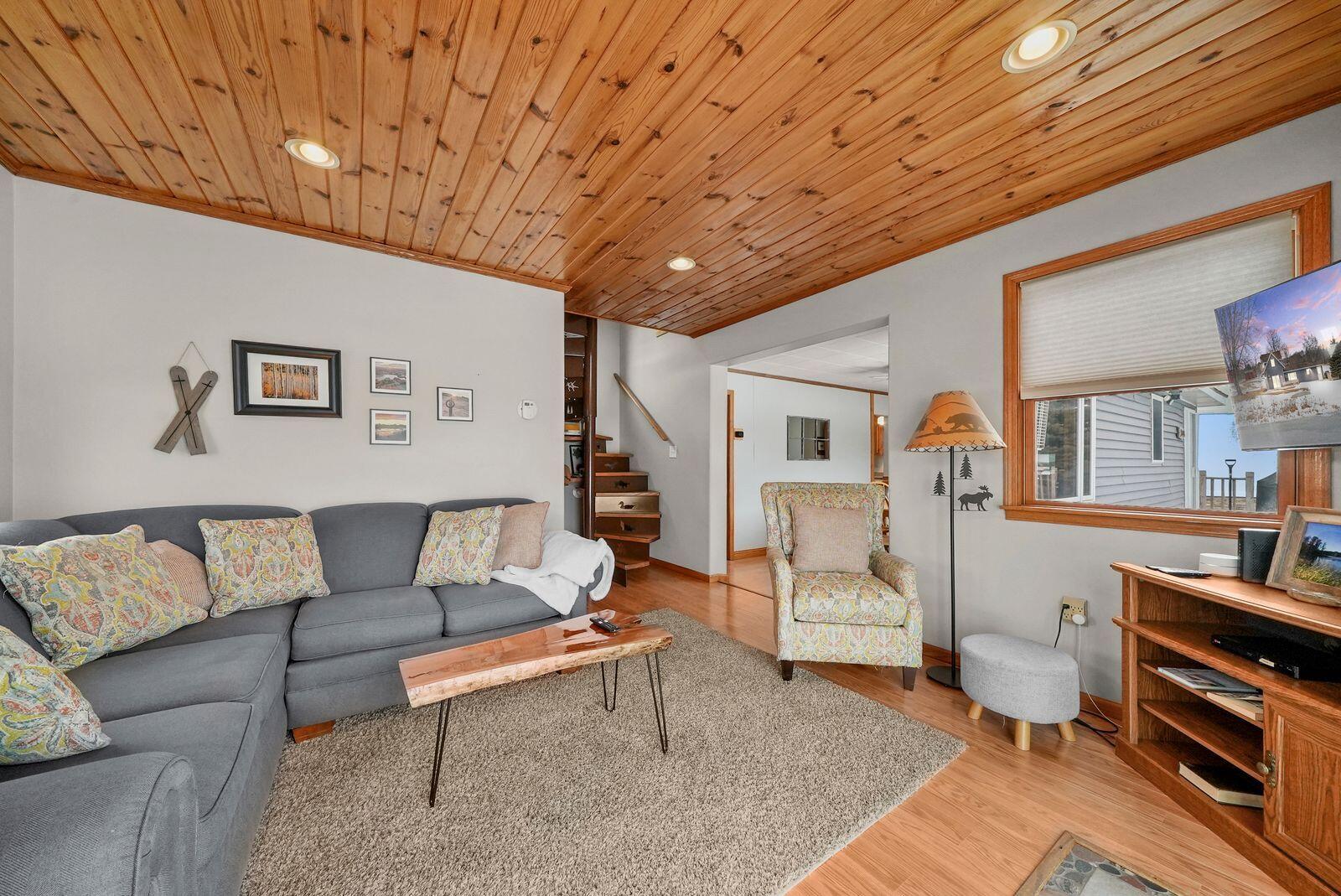 9351 East 50 Road Cadillac, MI 49601 - Photo 4 of 43 06