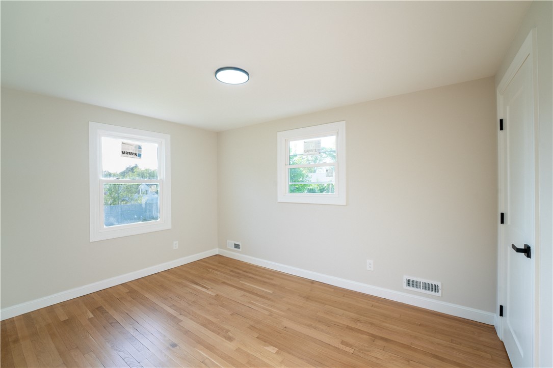 22 Beaver Road East Providence, RI 02915 - Photo 15 of 31