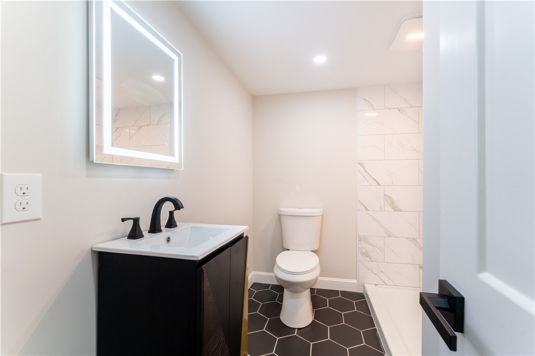 22 Beaver Road East Providence, RI 02915 - Photo 20 of 31