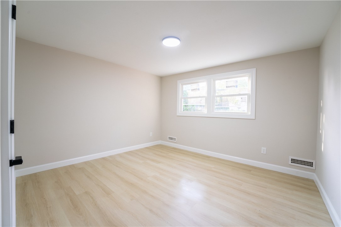 22 Beaver Road East Providence, RI 02915 - Photo 23 of 31