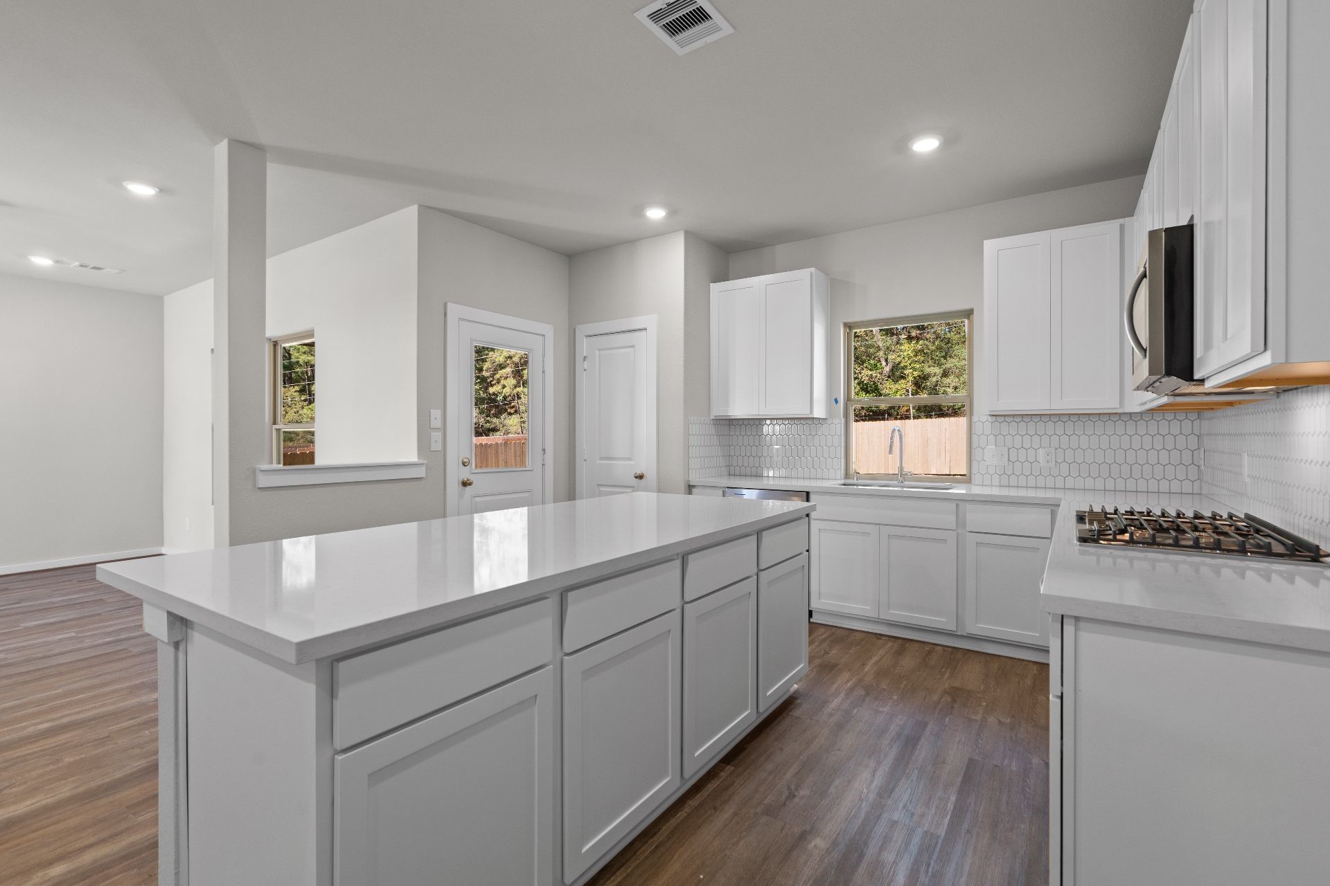 12195 Ridge Top Drive Conroe, TX 77304 - Photo 6 of 26