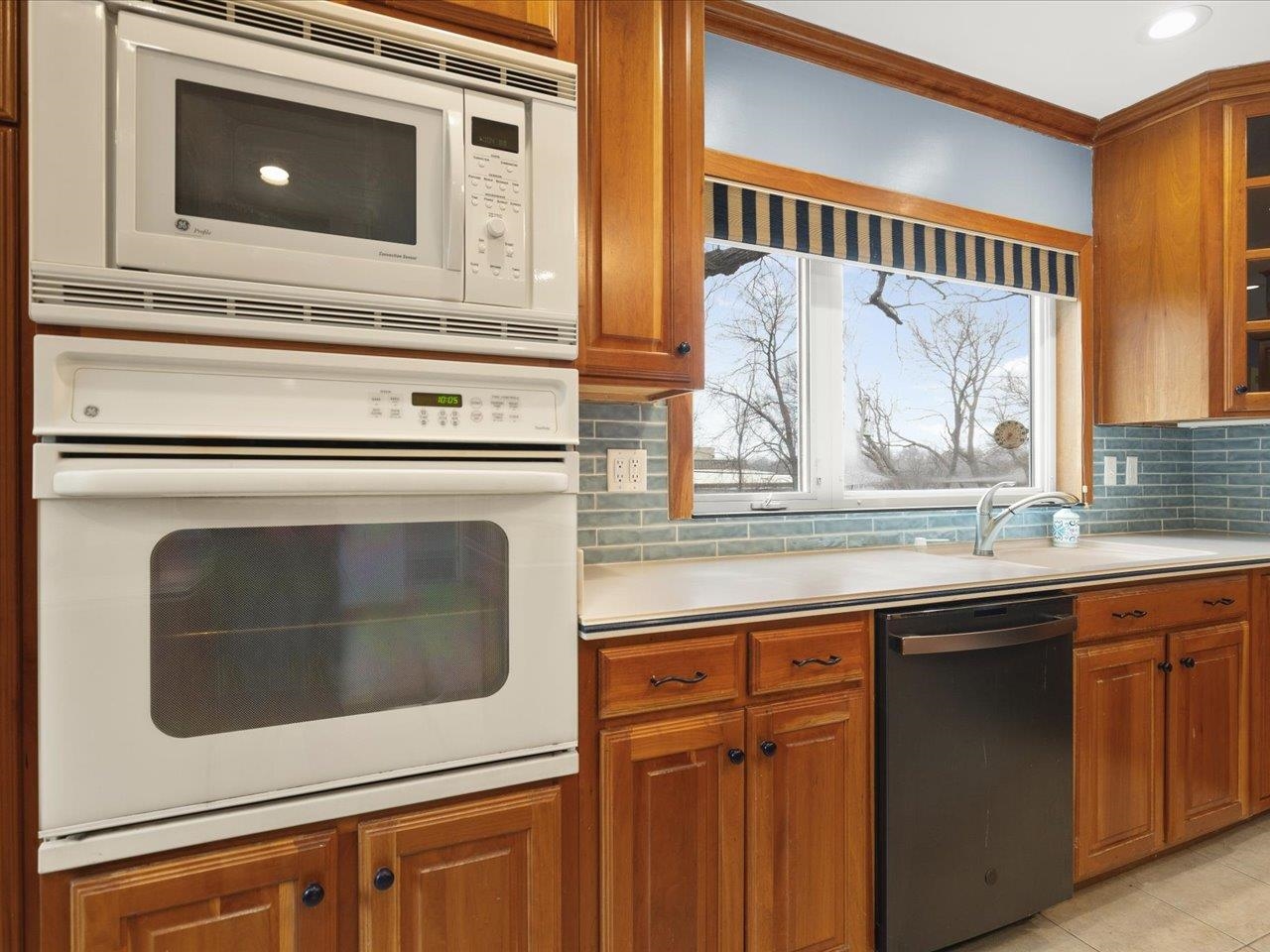 2014 Glenview Road Rockford, IL 61107 - Photo 28 of 82