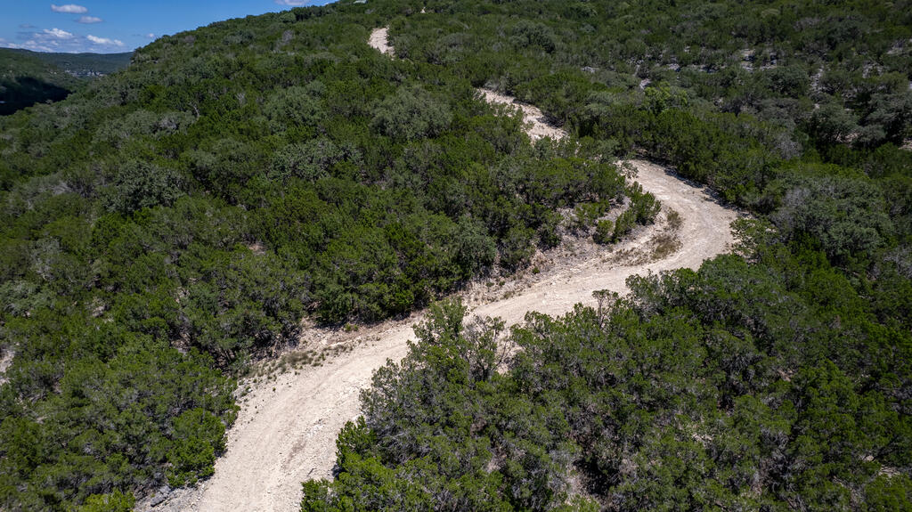 124 Fahrig Road Leakey, TX 78873 - Photo 9 of 43 Gallery Image 9