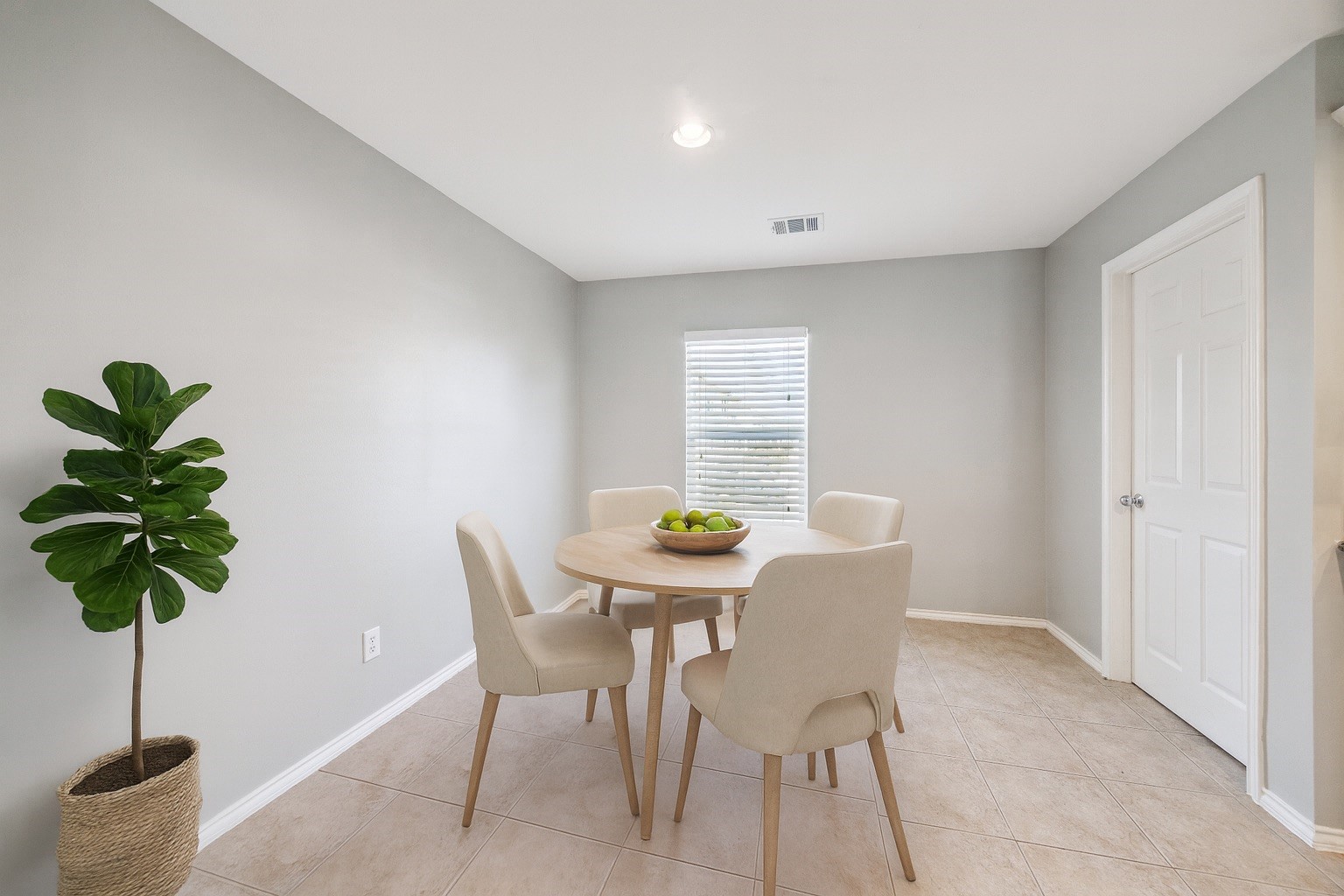 2219 Runnels Street Houston, TX 77003 - Photo 4 of 14 virtually staged photo