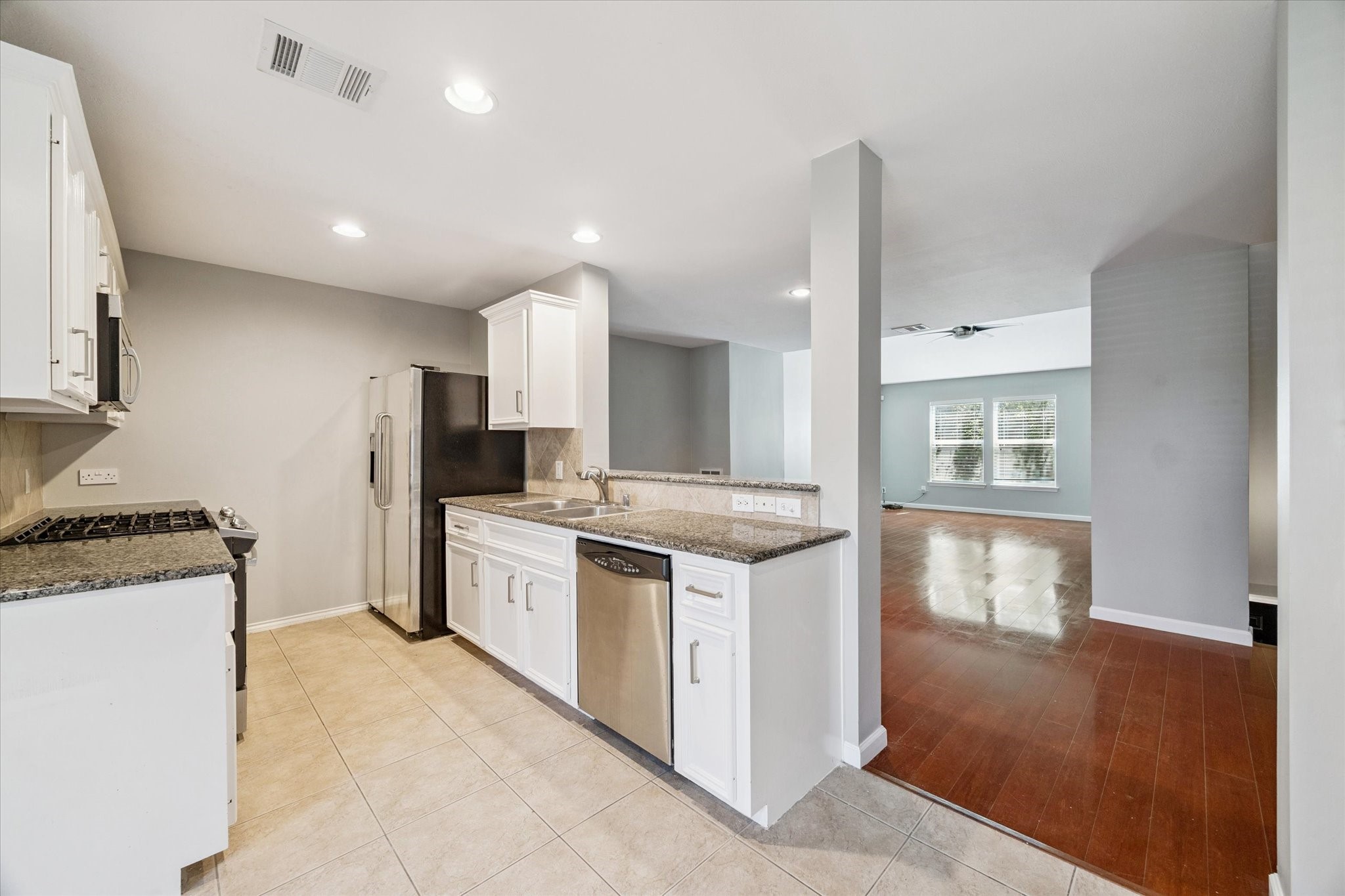 2219 Runnels Street Houston, TX 77003 - Photo 6 of 14