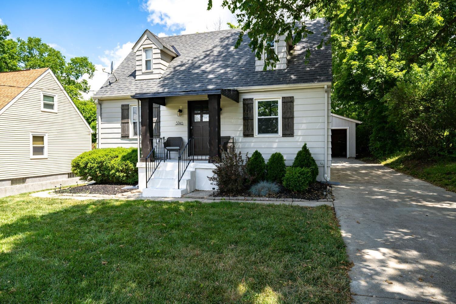 3746 Boomer Road Cincinnati, OH 45247 - Photo 3 of 34