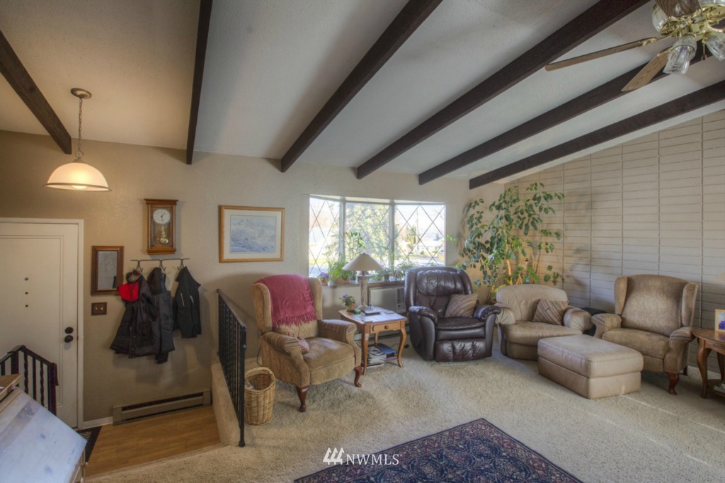 1815 Number 2 Canyon Road, Unit 2 Wenatchee, WA 98801 - Photo 3 of 14 Gallery Image 3