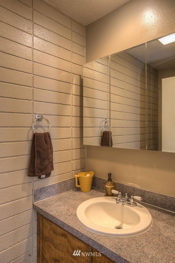 1815 Number 2 Canyon Road, Unit 2 Wenatchee, WA 98801 - Photo 7 of 14 Gallery Image 7