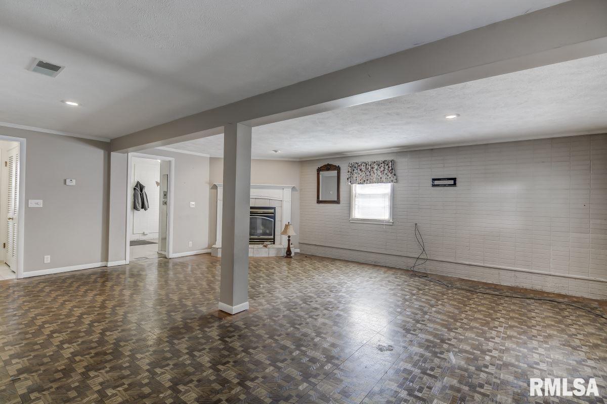 2017 Cambridge Road Springfield, IL 62704 - Photo 26 of 36 Gallery Image 26