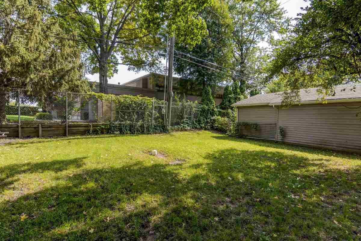 2017 Cambridge Road Springfield, IL 62704 - Photo 35 of 36 Gallery Image 35