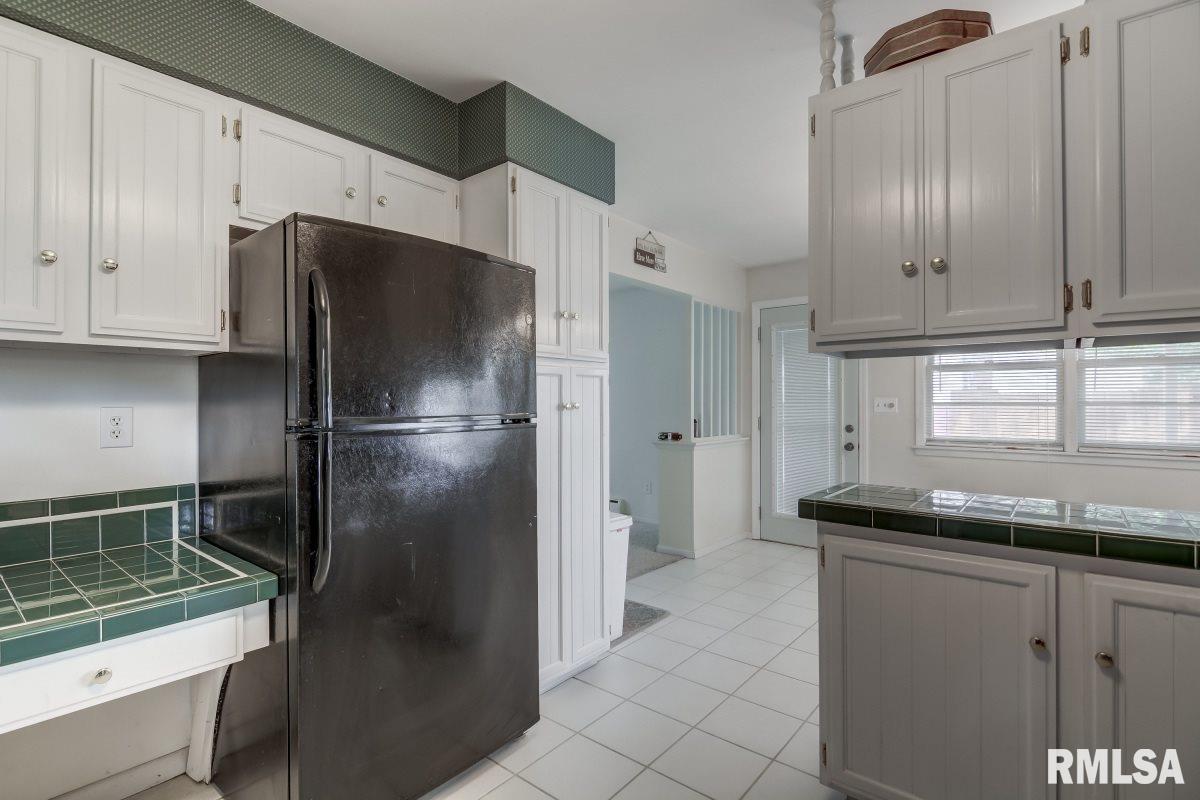 2017 Cambridge Road Springfield, IL 62704 - Photo 10 of 36 Gallery Image 10