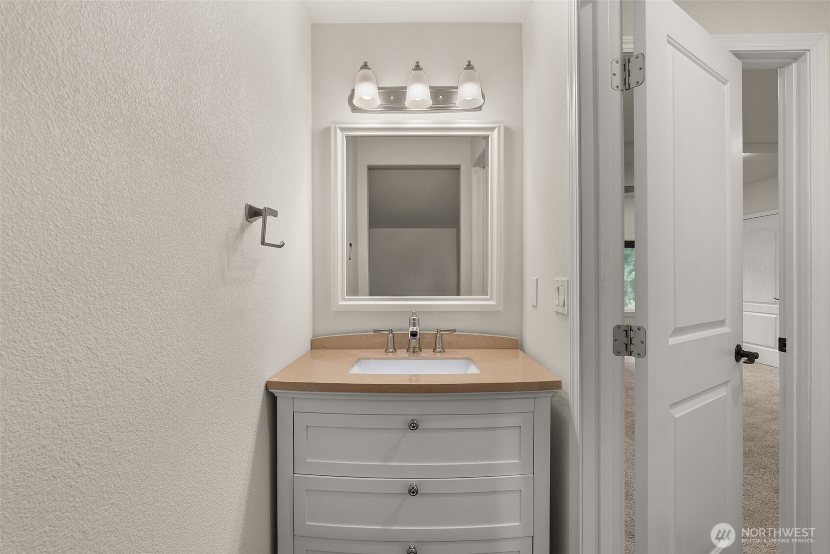 162 Southeast 16th Street Chehalis, WA 98532 - Photo 24 of 39 a bathroom with a sink and a mirror