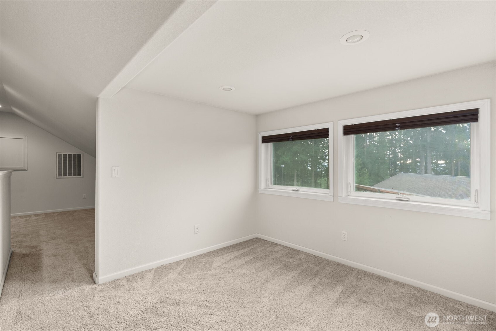 162 Southeast 16th Street Chehalis, WA 98532 - Photo 30 of 39 an empty room with windows