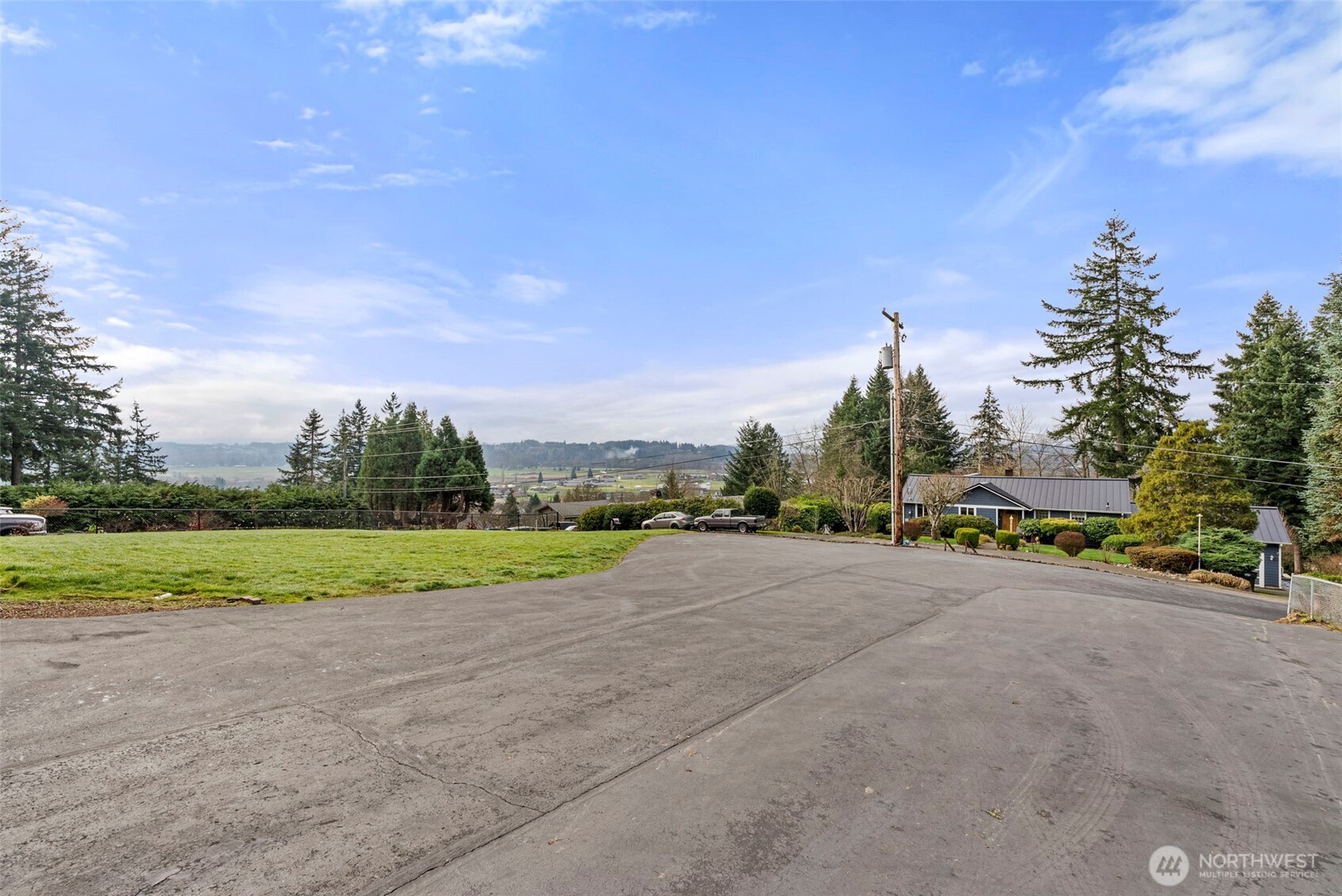 162 Southeast 16th Street Chehalis, WA 98532 - Photo 32 of 39 a view of a road with a building in the background