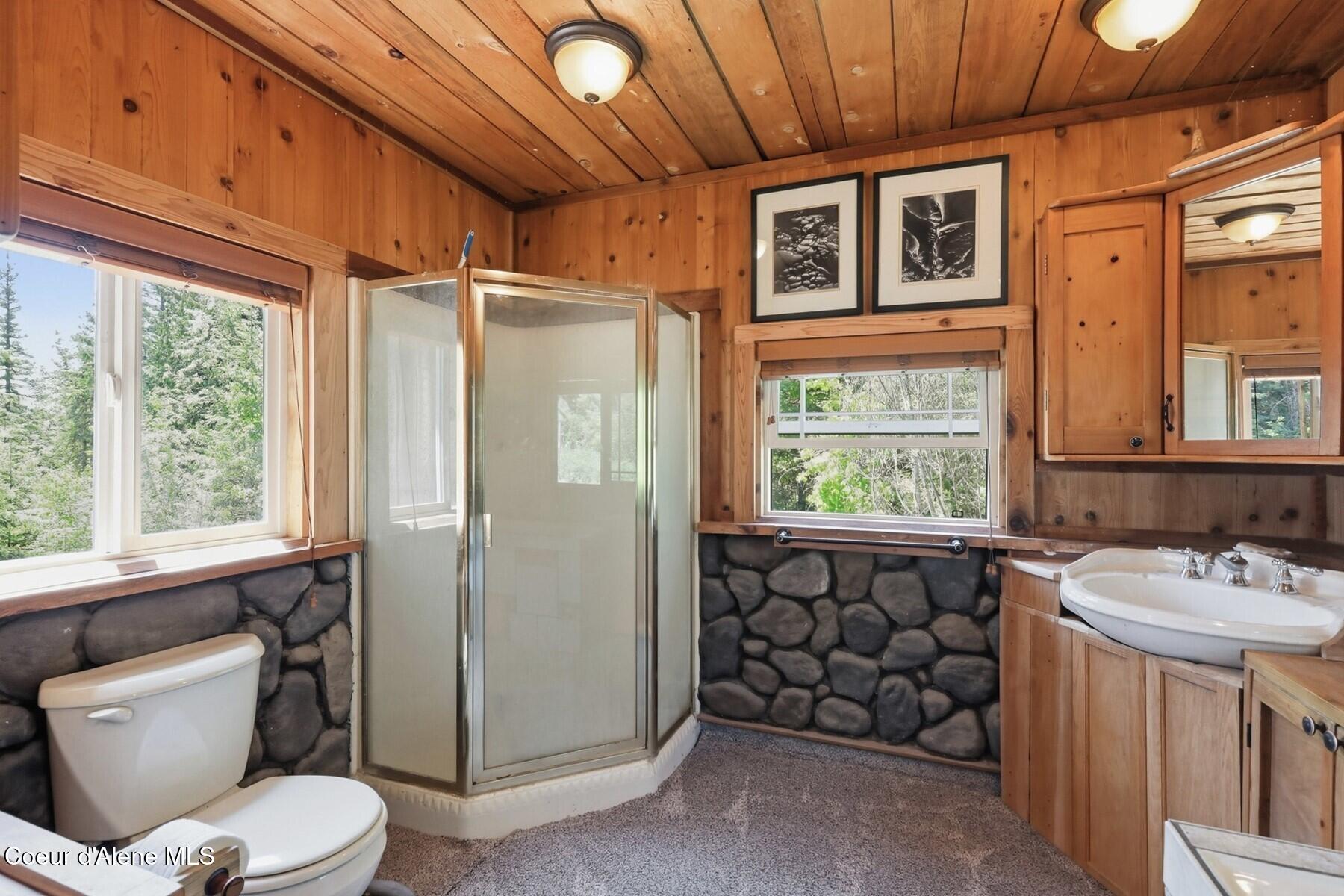 2307 Gold Creek Ridge Road Sandpoint, ID 83864 - Photo 19 of 50 Bathroom