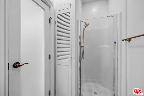 $3,800 | 3930 La Crescenta Avenue, Montrose, CA 91020
