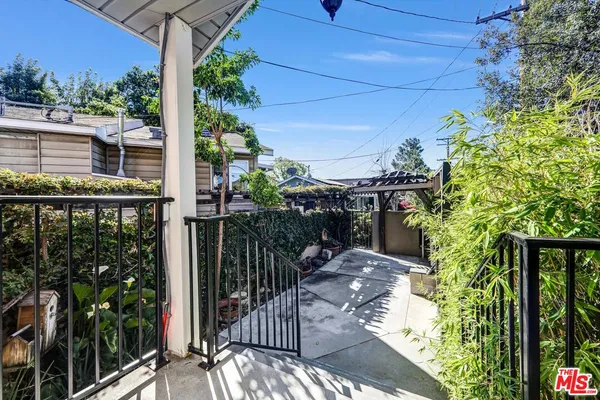 $3,800 | 3930 La Crescenta Avenue, Montrose, CA 91020