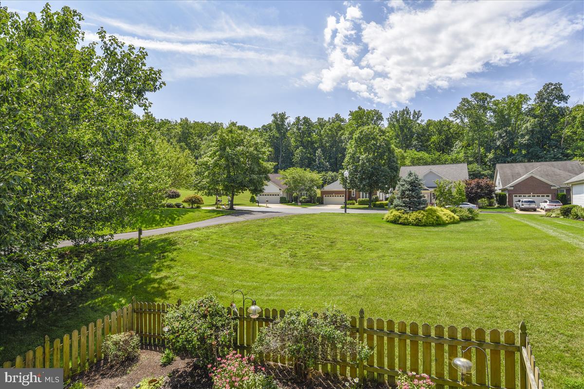 13510 Ryton Ridge Lane Gainesville, VA 20155 - Photo 15 of 57 This side of the yard opens to a large common area