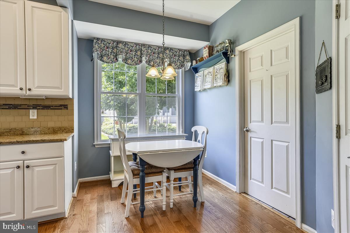 13510 Ryton Ridge Lane Gainesville, VA 20155 - Photo 19 of 57 Breakfast nook with a lovely view!
