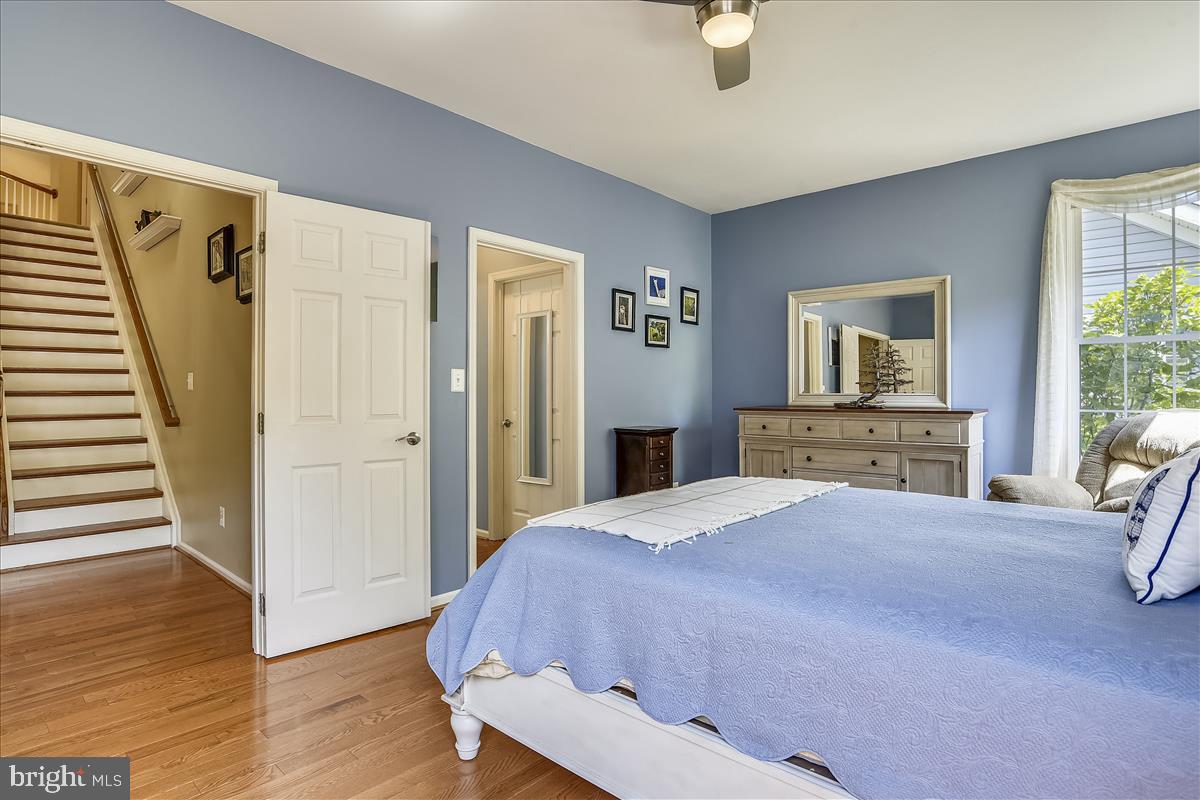 13510 Ryton Ridge Lane Gainesville, VA 20155 - Photo 21 of 57 Generously sized and nice and light!