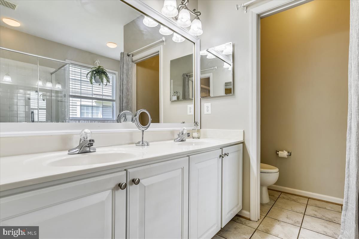 13510 Ryton Ridge Lane Gainesville, VA 20155 - Photo 24 of 57 Dual sinks, private water closet