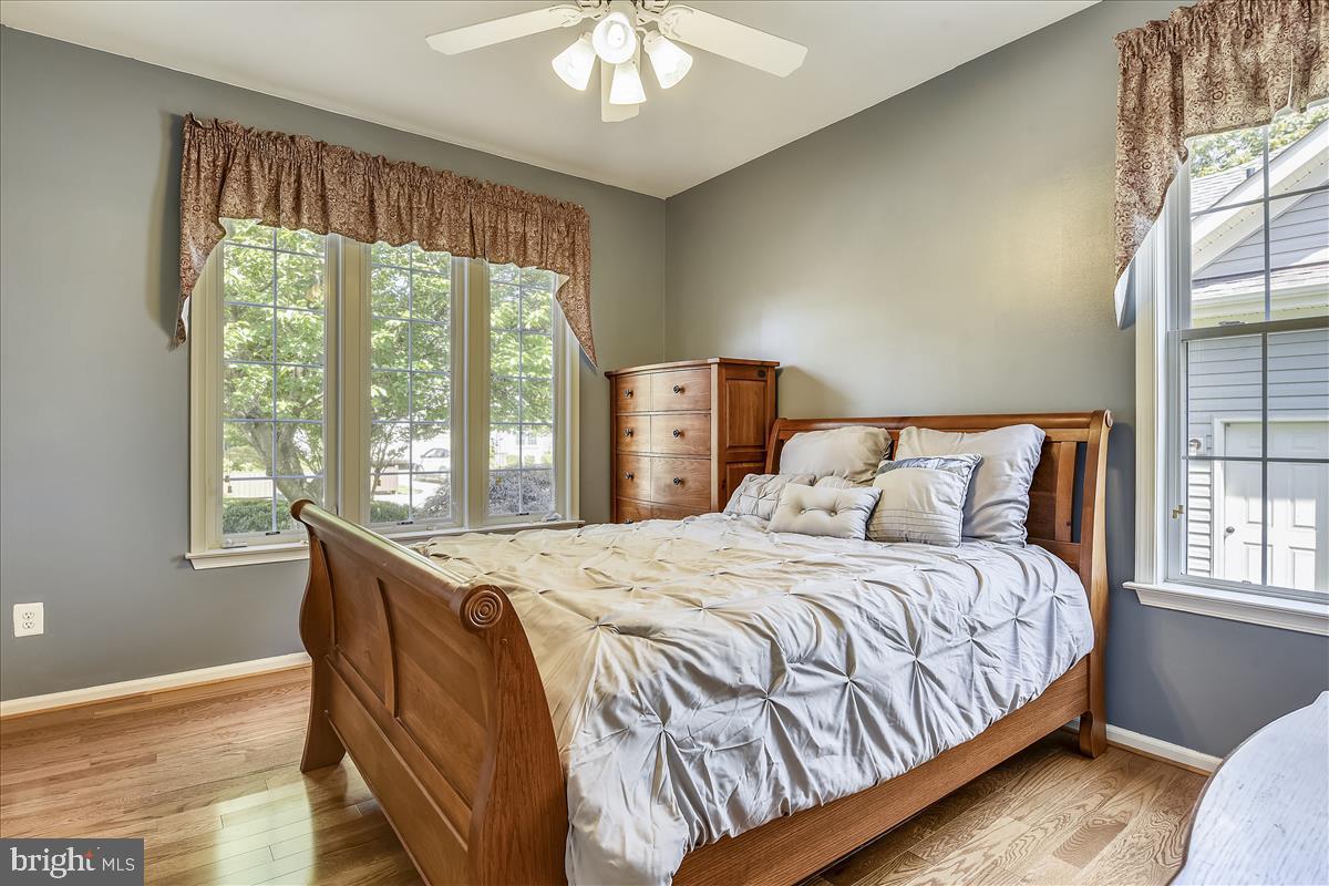 13510 Ryton Ridge Lane Gainesville, VA 20155 - Photo 25 of 57 2nd bedroom on main level. See Virtual Tour!