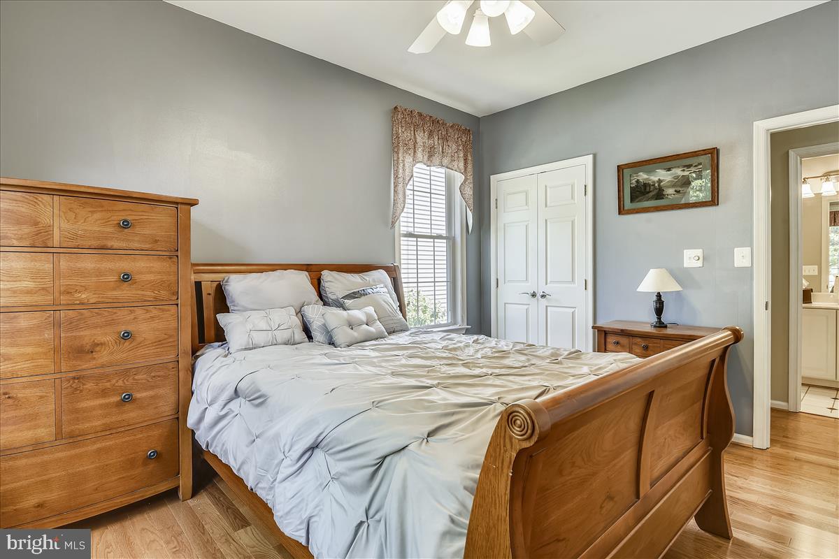 13510 Ryton Ridge Lane Gainesville, VA 20155 - Photo 26 of 57 Second bedroom is close to the full hall bath
