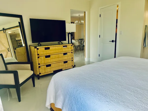 $2,400 | 3000 Presidential Way, Unit 306, West Palm Beach, FL 33401