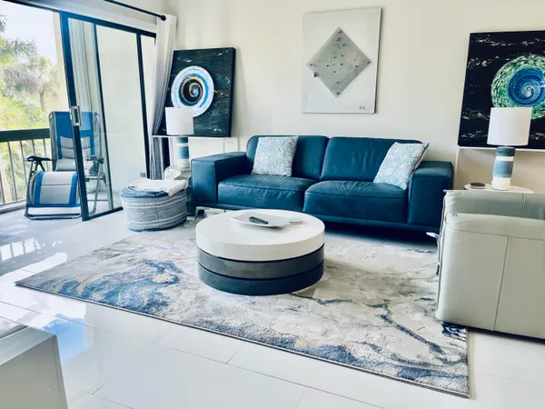 $2,400 | 3000 Presidential Way, Unit 306, West Palm Beach, FL 33401