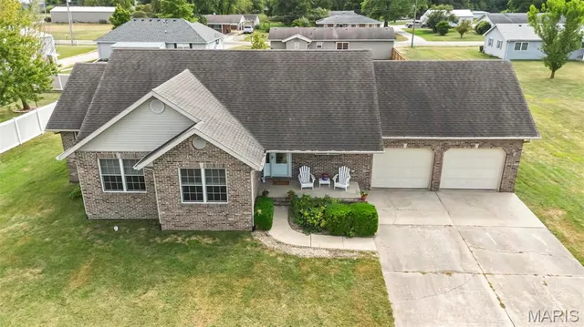 $294,900 | 708 West Morgan Street, Bunker Hill, IL 62014