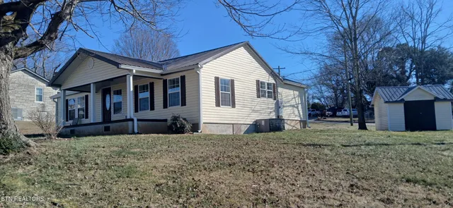 $380,000 | 104 Buena Vista Avenue, Sweetwater, TN 37874