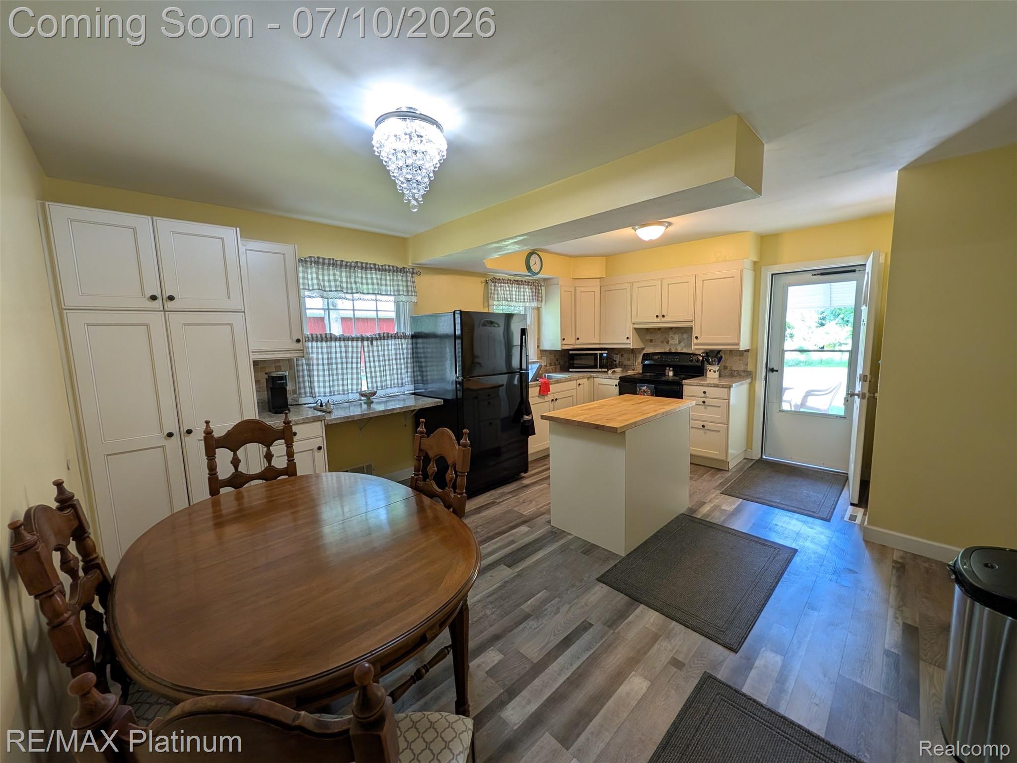 1430 Dauner Road Fenton, MI 48430 - Photo 4 of 41 Eat in kitchen with VLP, butch block island, and plenty of storage. Access to Roomy porch for outdoor dining