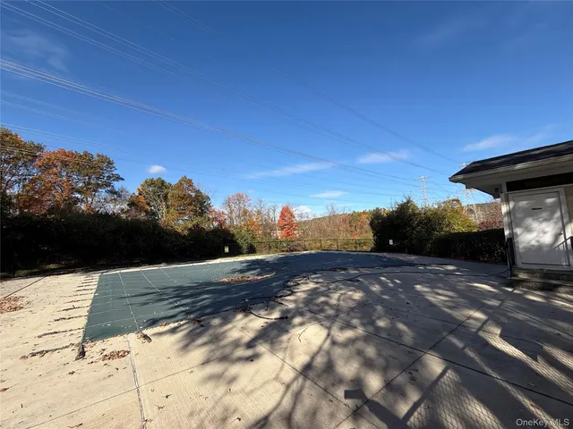 $415,000 | 501 High Meadow Lane, Yorktown Heights, NY 10598