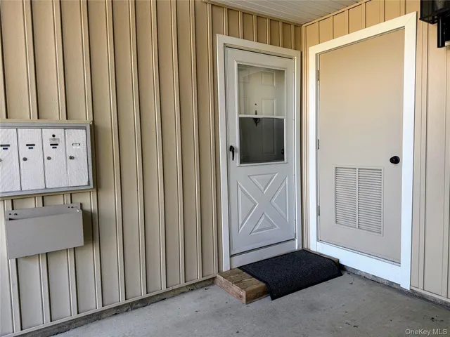 $415,000 | 501 High Meadow Lane, Yorktown Heights, NY 10598