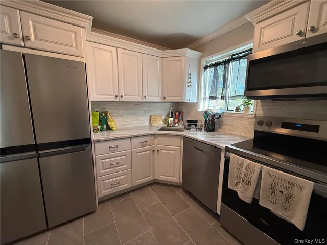 $415,000 | 501 High Meadow Lane, Yorktown Heights, NY 10598