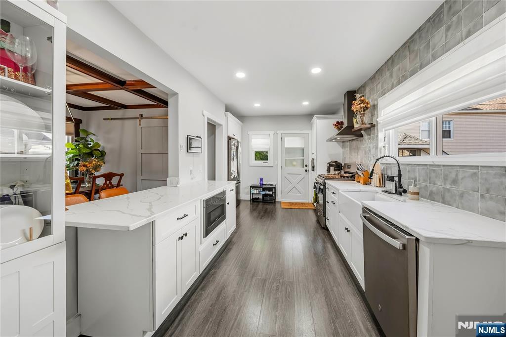 344 Rutherford Avenue Lyndhurst, NJ 07071 - Photo 8 of 22 Gallery Image 8