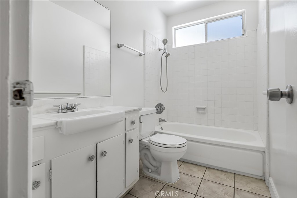 17050 Rinaldi Street Granada Hills, CA 91344 - Photo 18 of 29