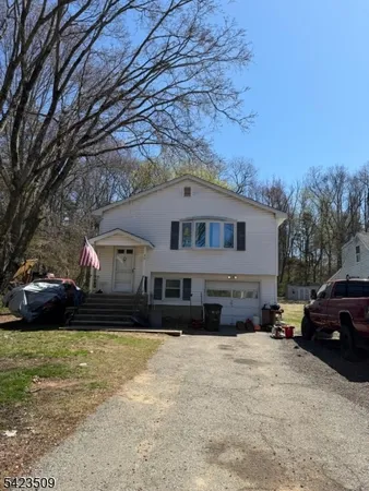 $589,000 | 46 Beaver Brook Lane, Denville, NJ 07834