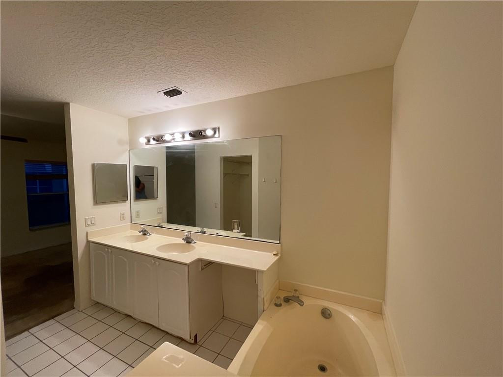 1022 Via Jardin, Unit 1022 Riviera Beach, FL 33418 - Photo 7 of 19 Photo 7