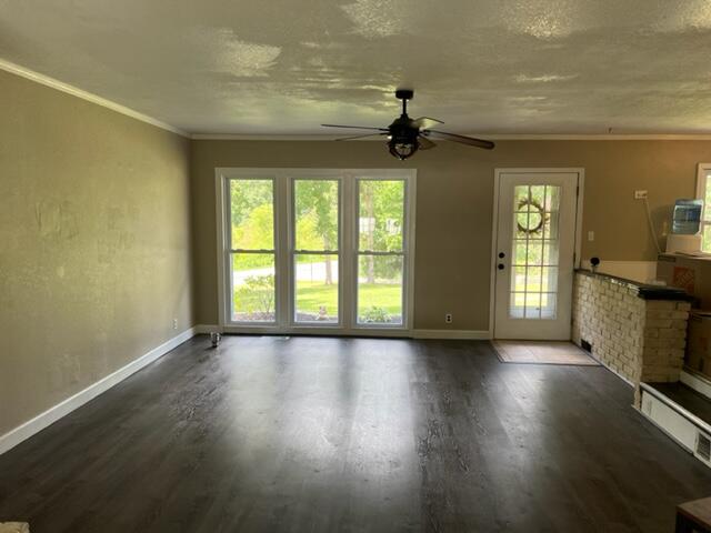 67591 Shimmel Road Sturgis, MI 49091 - Photo 14 of 28 Living room