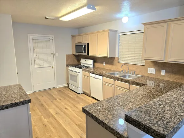 $2,000 | 14510 Windmill Meadows Court, Houston, TX 77082