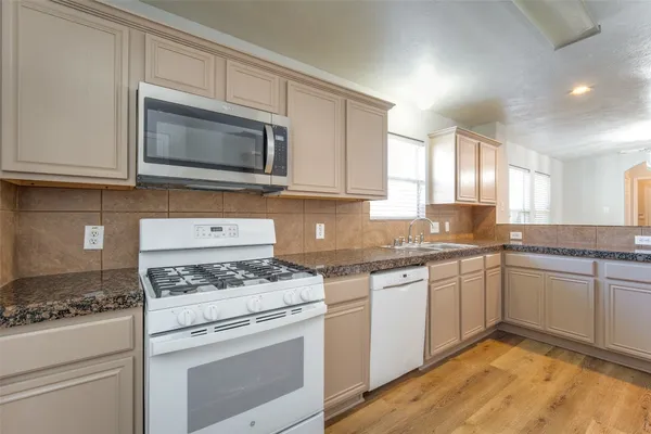 $2,000 | 14510 Windmill Meadows Court, Houston, TX 77082