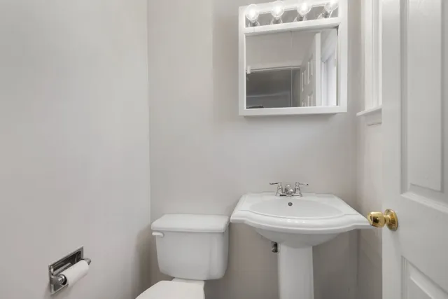 $375,000 | 106 Cedar Court, Schaumburg, IL 60193