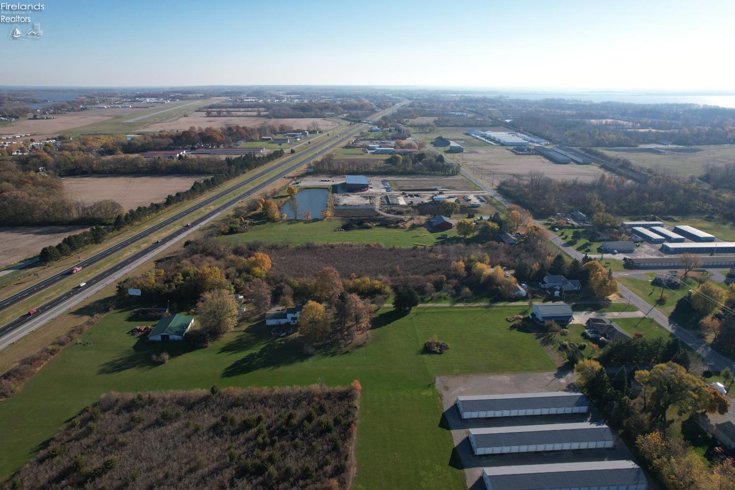 2145 East State Road, Unit B Port Clinton, OH 43452 - Photo 17 of 19 Gallery Image 17