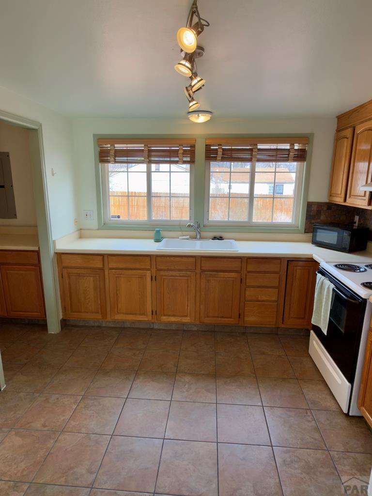 1620 Comanche Road Pueblo, CO 81001 - Photo 7 of 20 Gallery Image 7