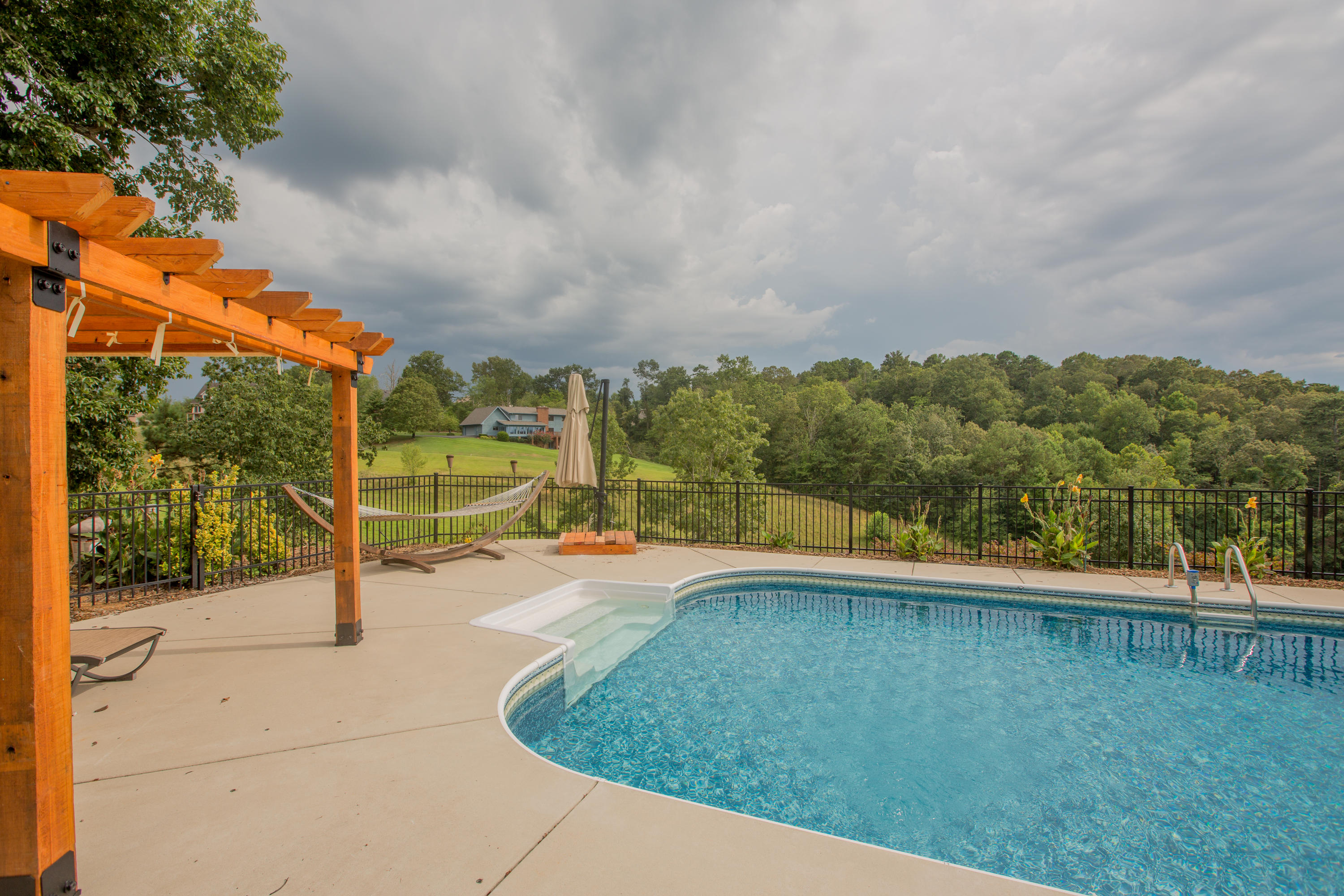 5702 Laurel Ridge Road Chattanooga, TN 37416 - Photo 15 of 82 5702 Laurel Ridge Rd pool4