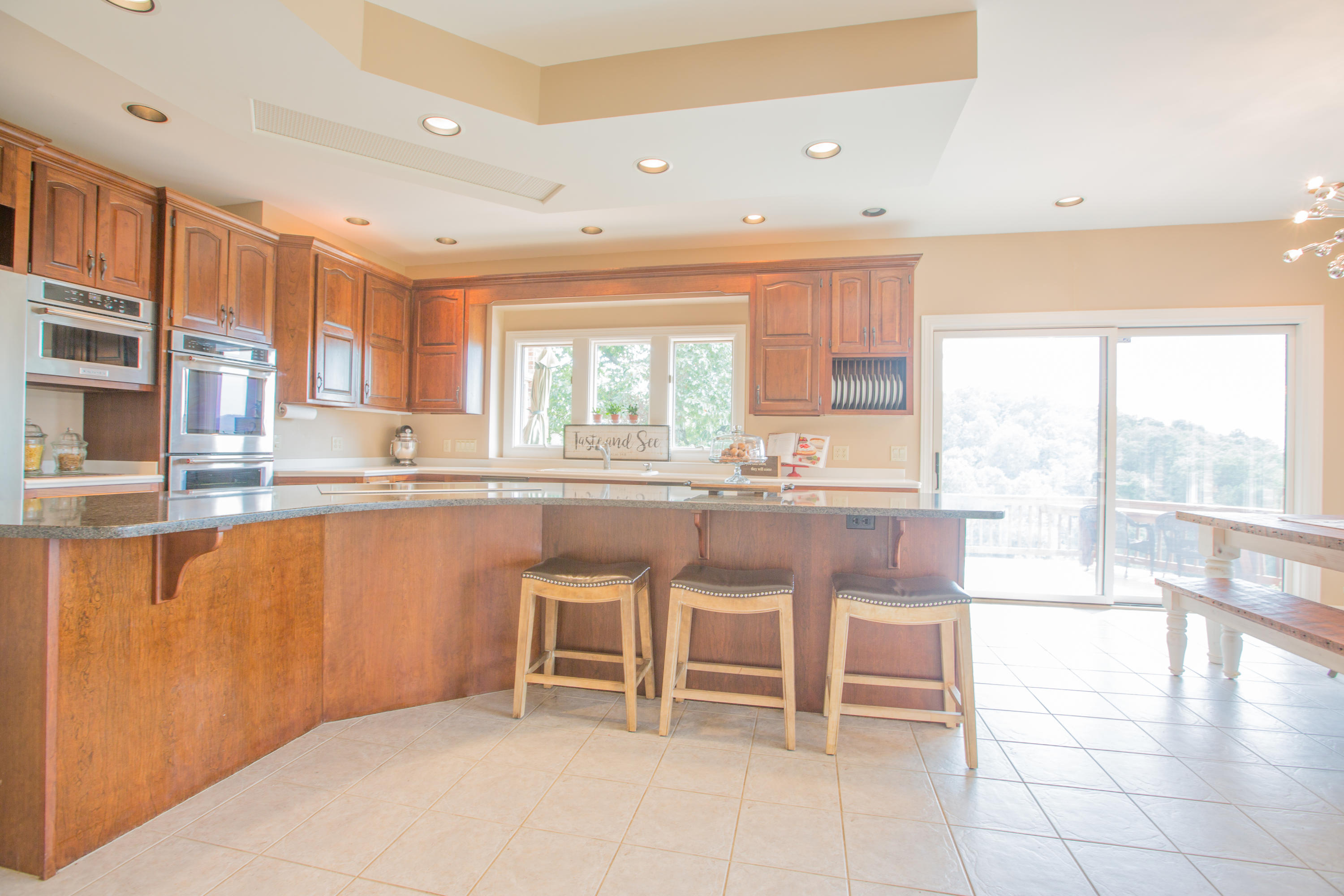5702 Laurel Ridge Road Chattanooga, TN 37416 - Photo 32 of 82 5702 Laurel Ridge Rd kitchen2