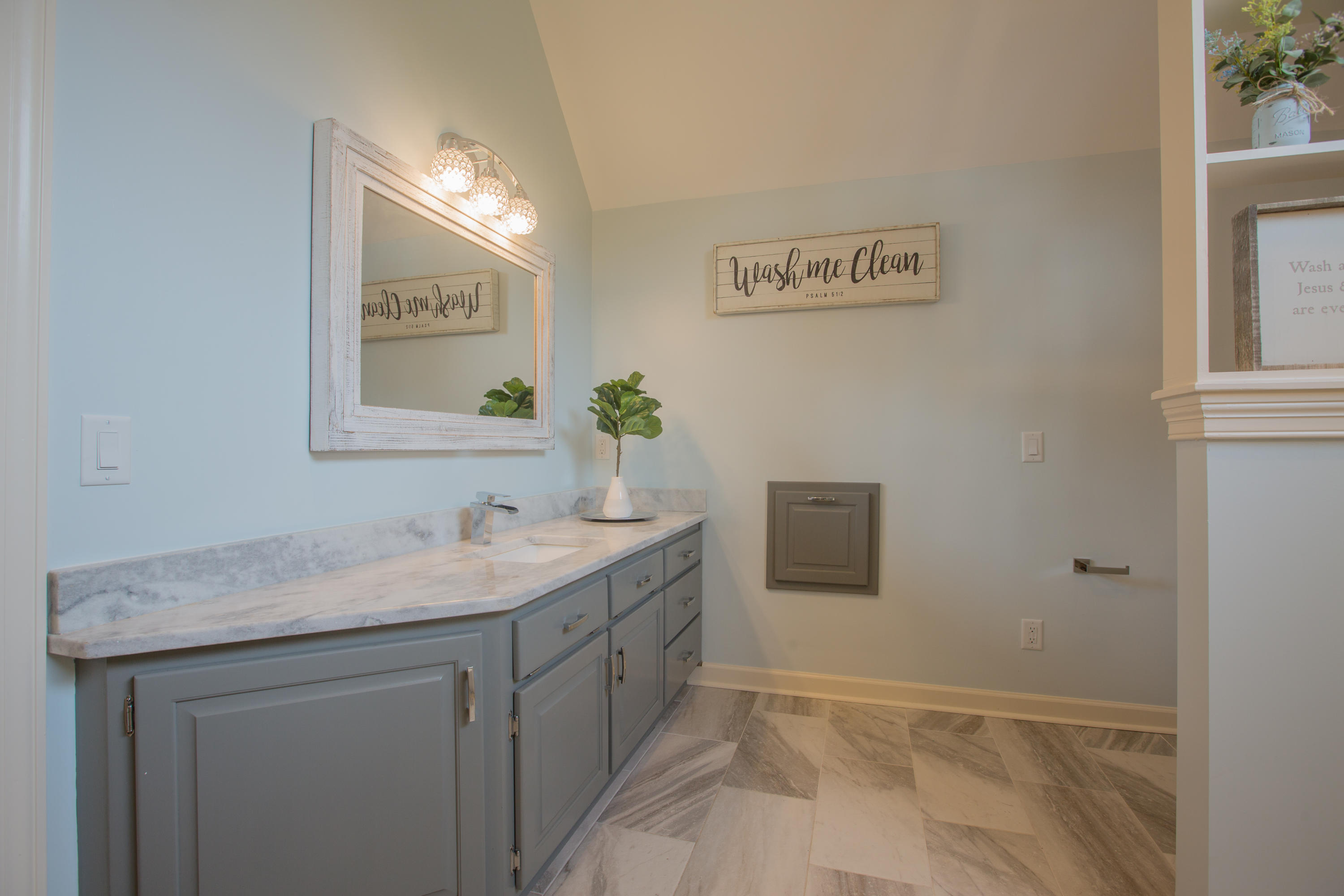 5702 Laurel Ridge Road Chattanooga, TN 37416 - Photo 45 of 82 5702 Laurel Ridge Rd master bath2