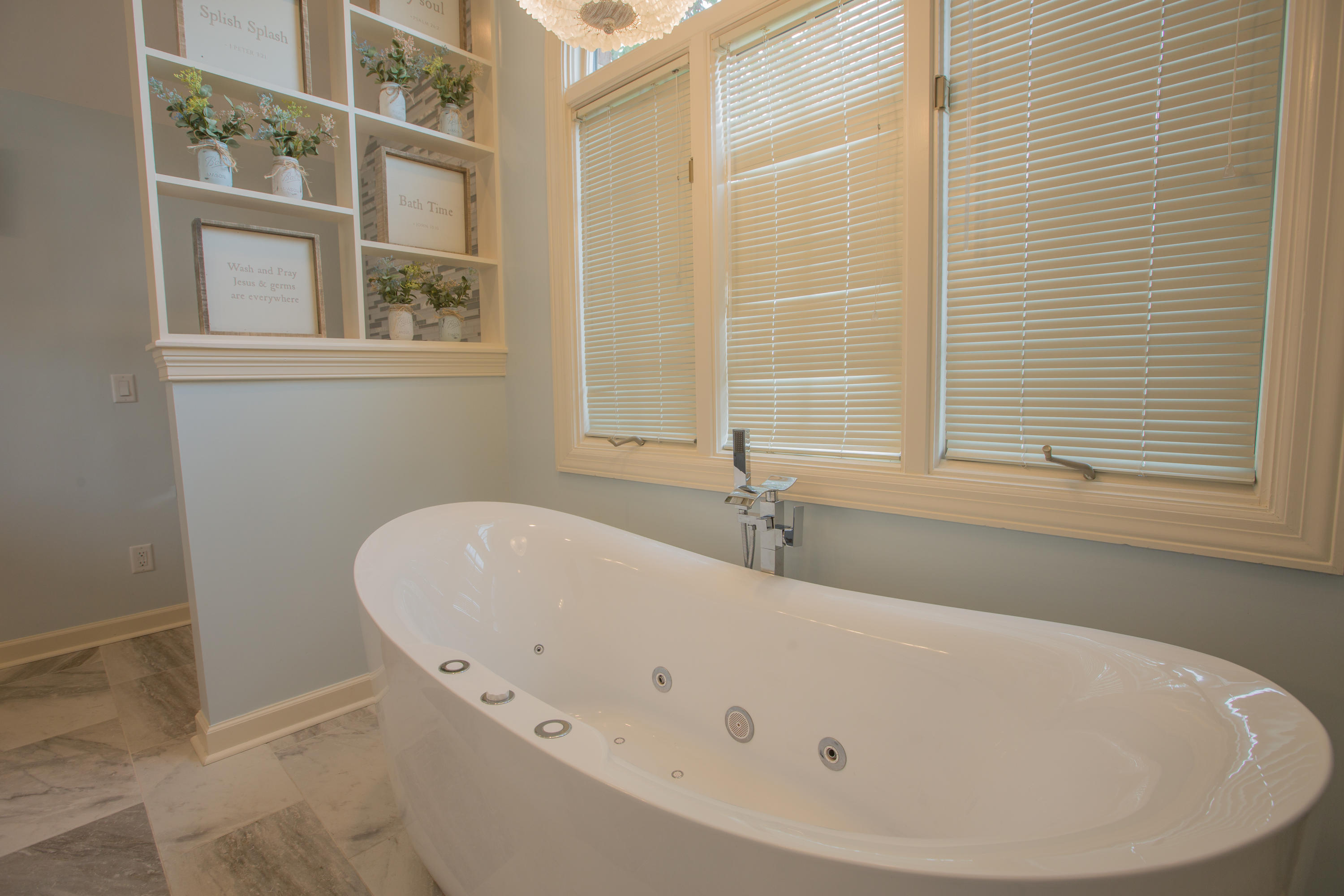 5702 Laurel Ridge Road Chattanooga, TN 37416 - Photo 46 of 82 5702 Laurel Ridge Rd master bath3
